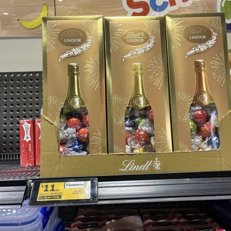 Woolworths: Lindor Champagne Gala Box $11